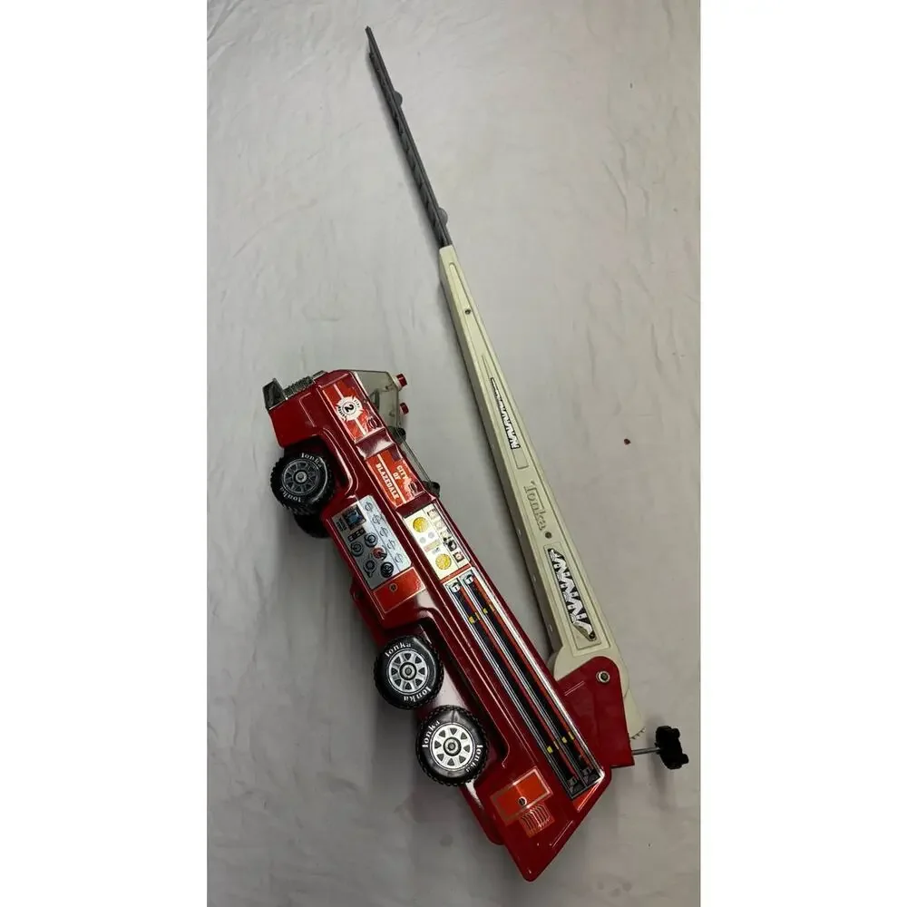 Vintage TONKA City of Blazedale Fire Ladder #2 Aerial Rescue Truck Red